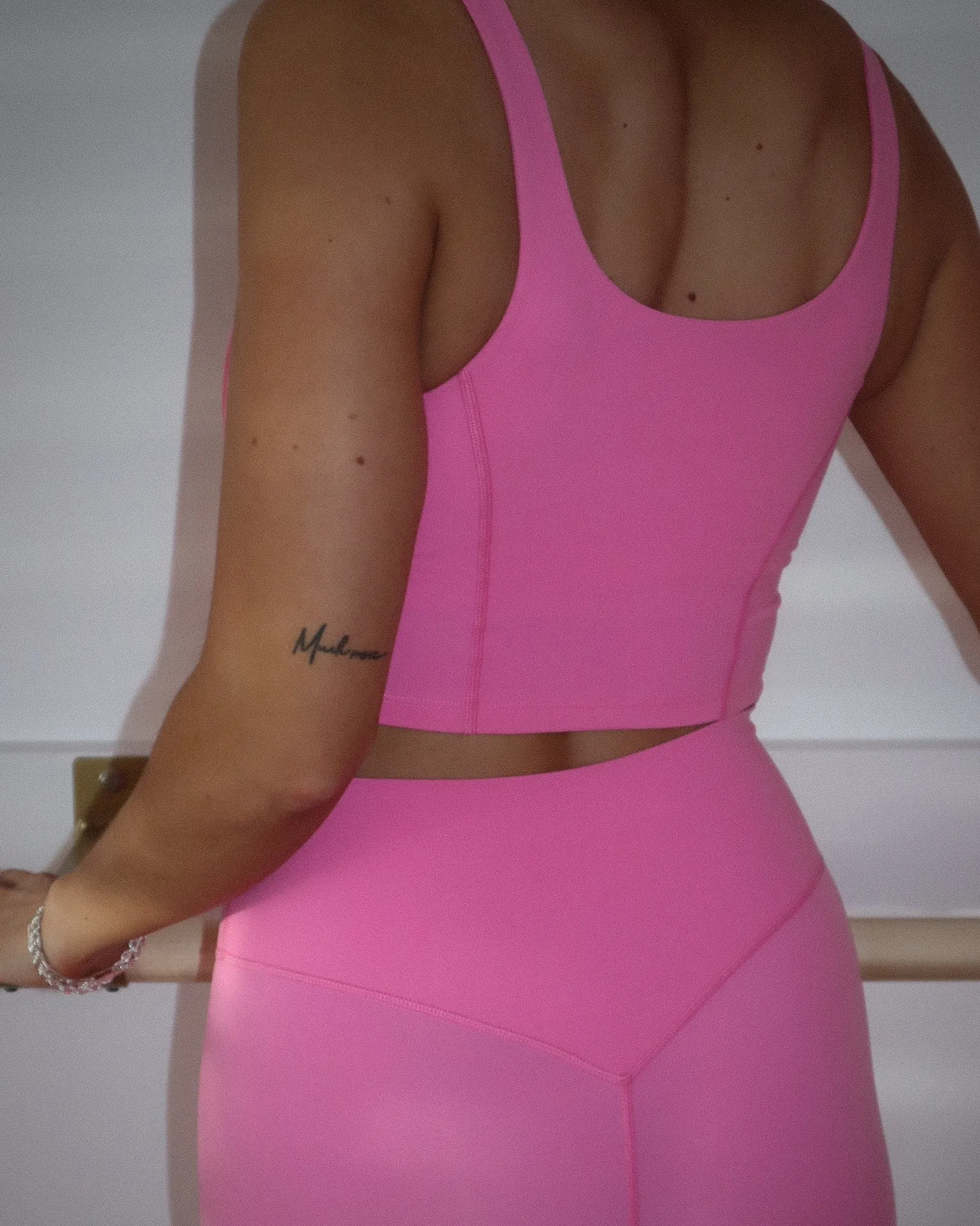 4VITALITY™ SCOOP TANK (BUBBLEGUM)