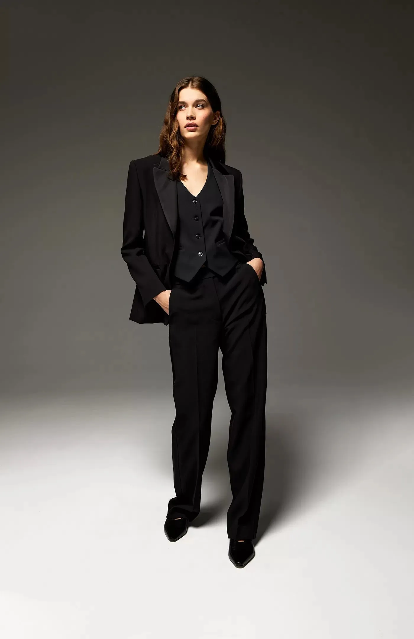 SEVENTY - ELEGANT PANT SUIT WITH STRAIGHT FIT PANT AND SINGLE BREASTED JACKET