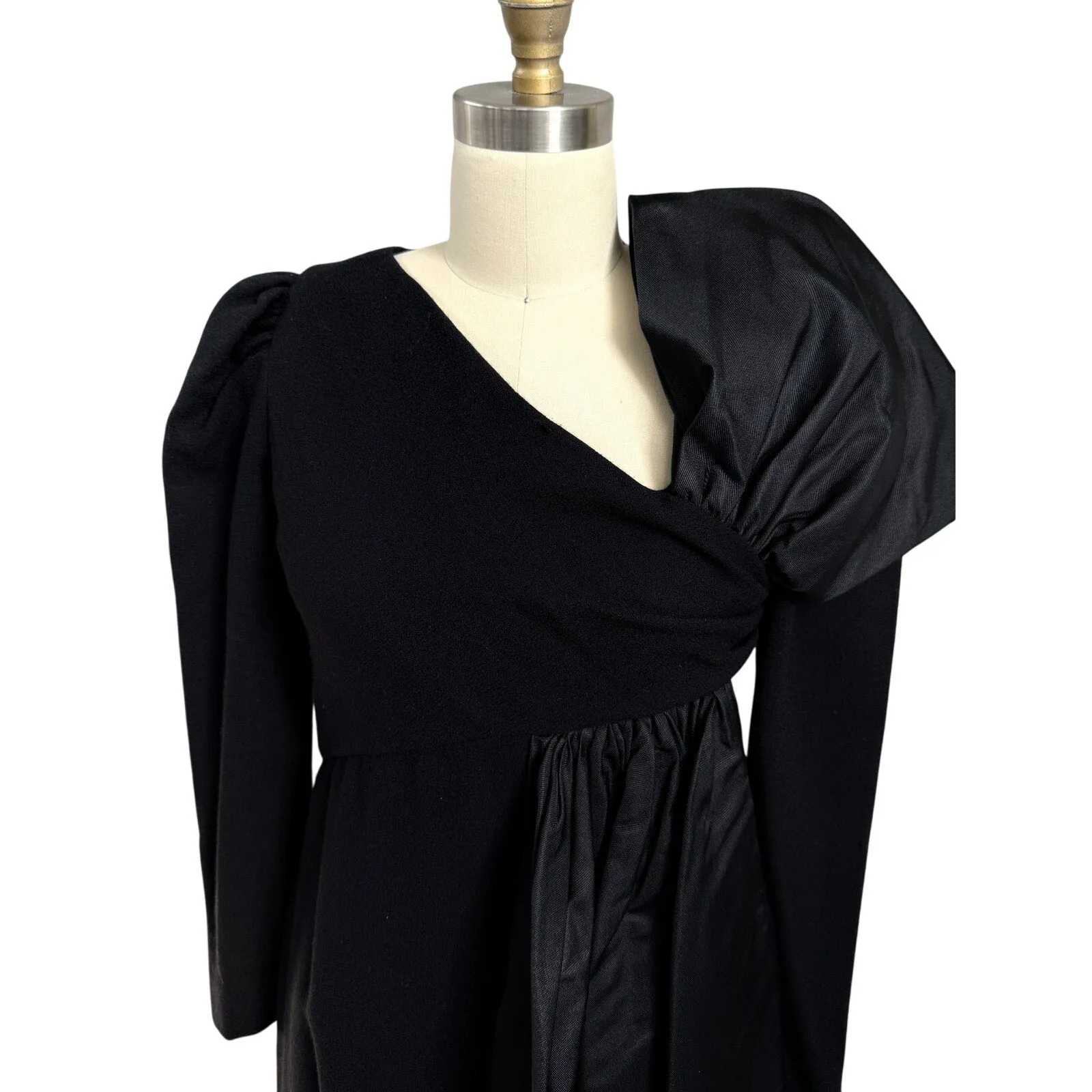 VTG 1960s Mollie Parnis Black Sheath Dress Avant Guard Asymmetrical Bow LBD sz2